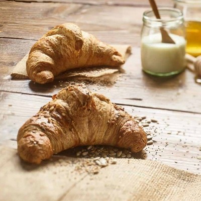 croissant backwaren snacks
