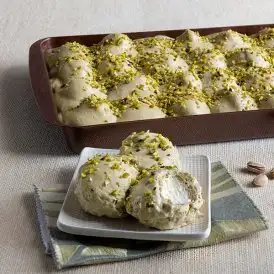 PROFITEROLES PISTACCHIO